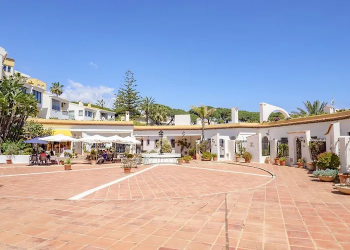 Cubo's Penthouse Cabopino Port & Parking Marbella