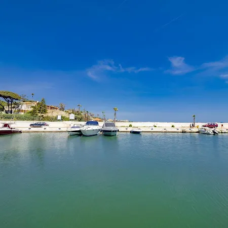 公寓 Cubo's Penthouse Cabopino Port & Parking 马尔韦利亚