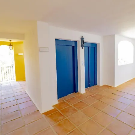 Cubo's Penthouse Cabopino Port & Parking 公寓 马尔韦利亚