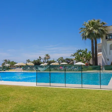 Cubo's Penthouse Cabopino Port & Parking * 马尔韦利亚